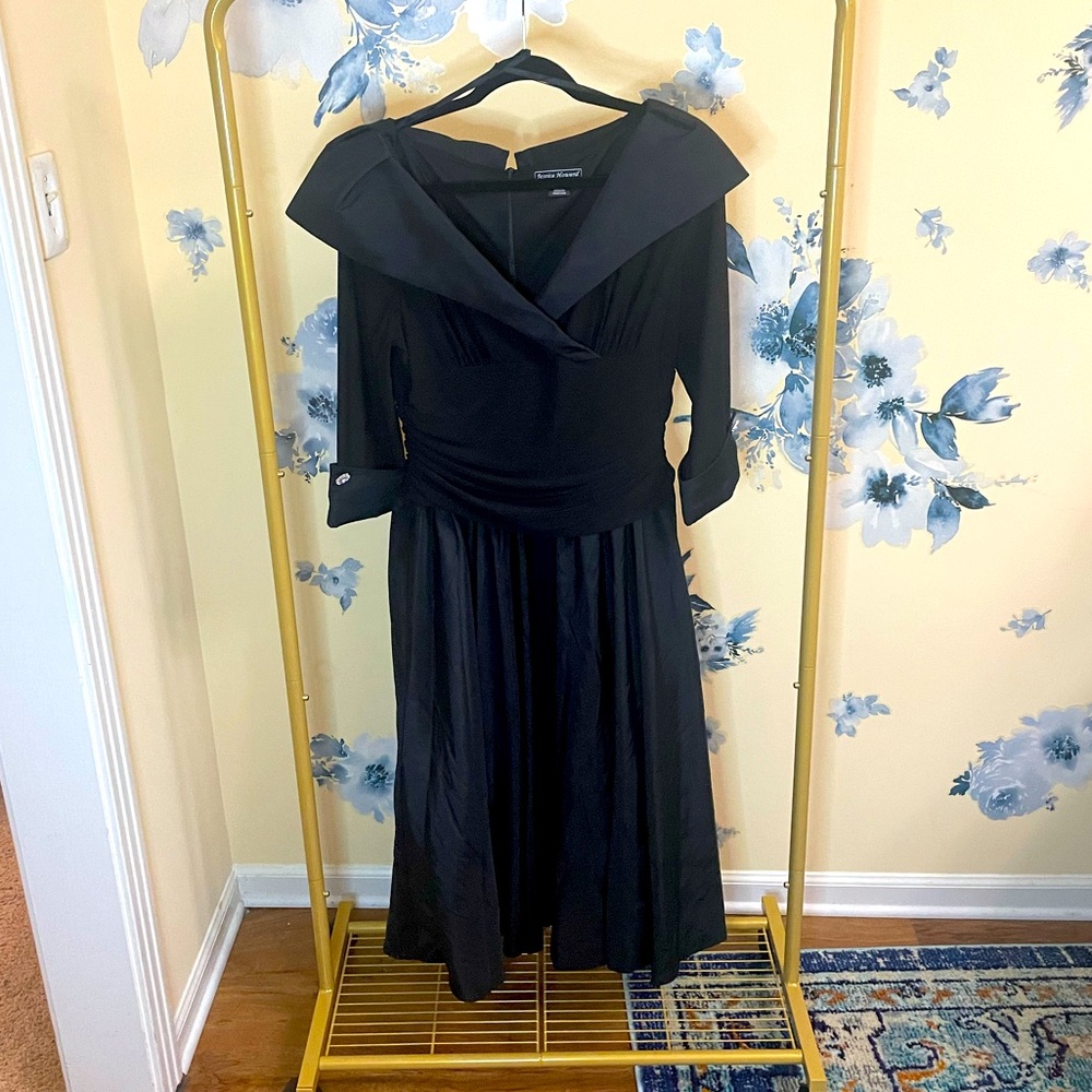 Jessica Howard Classic Dramatic Collar Evening Gown